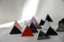 Cargar imagen en el visor de la galería, Triángulo pequeño
