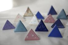 Cargar imagen en el visor de la galería, Triángulo pequeño