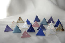 Cargar imagen en el visor de la galería, Triángulo pequeño